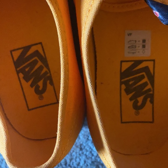 Gently used platform Vans sneakers - Picture 7 of 7